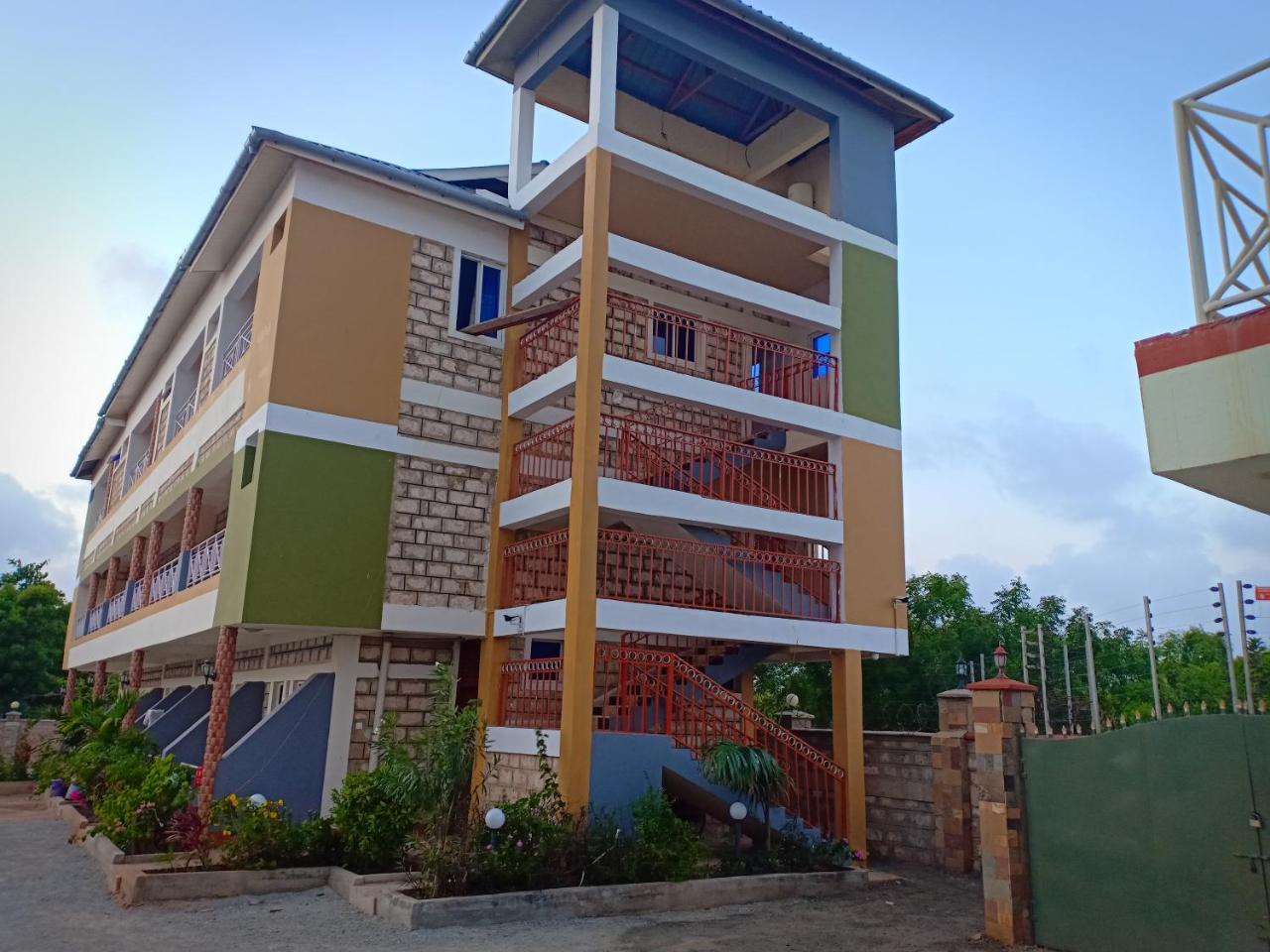 Diplomat Diani Beach Resort Exterior foto